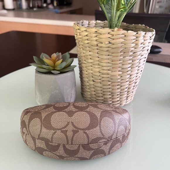 💗Coach Sunglasses Case 💗 - Picture 6 of 9